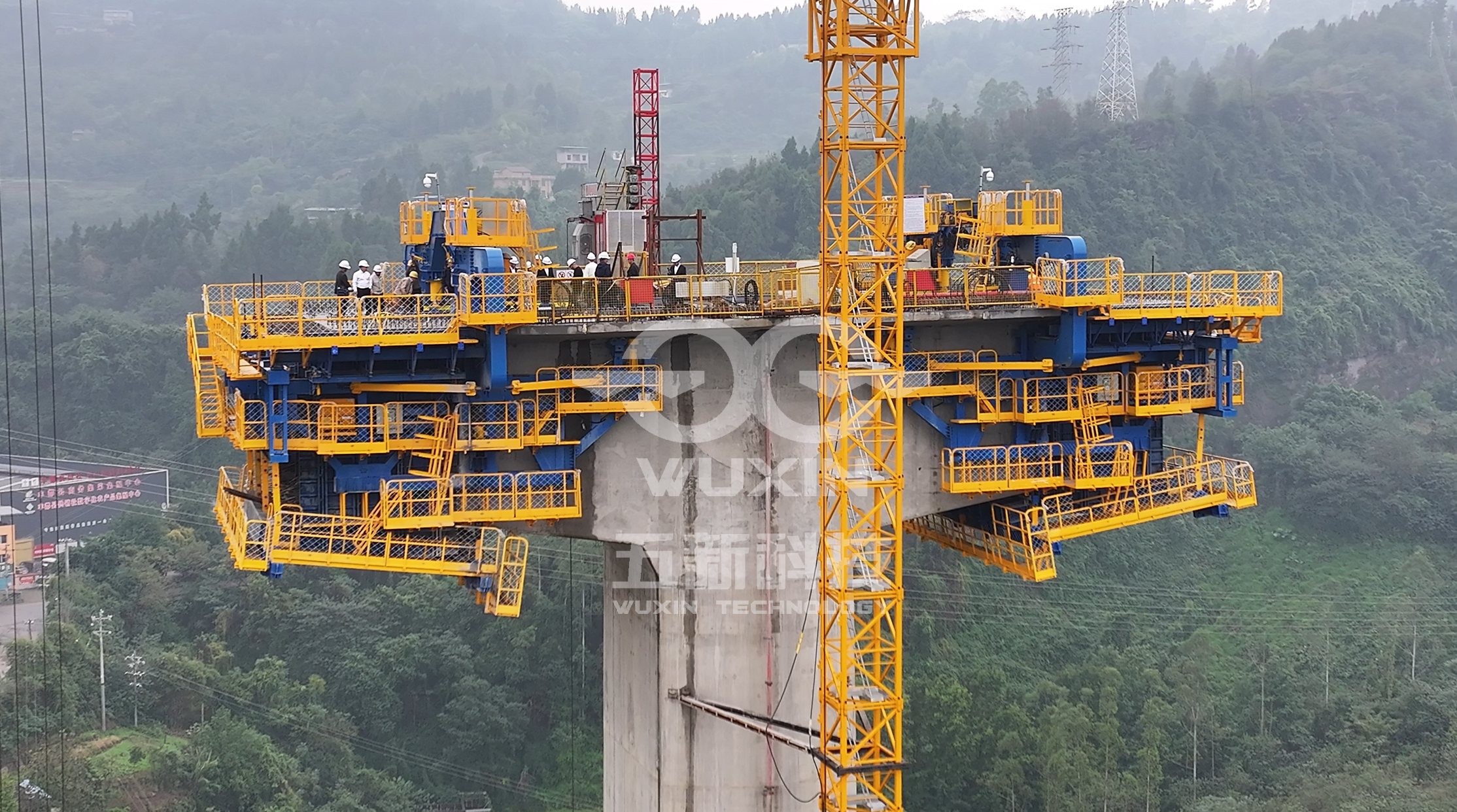 中鐵十七局-渝萬高鐵閆家溝雙線大橋3.png
